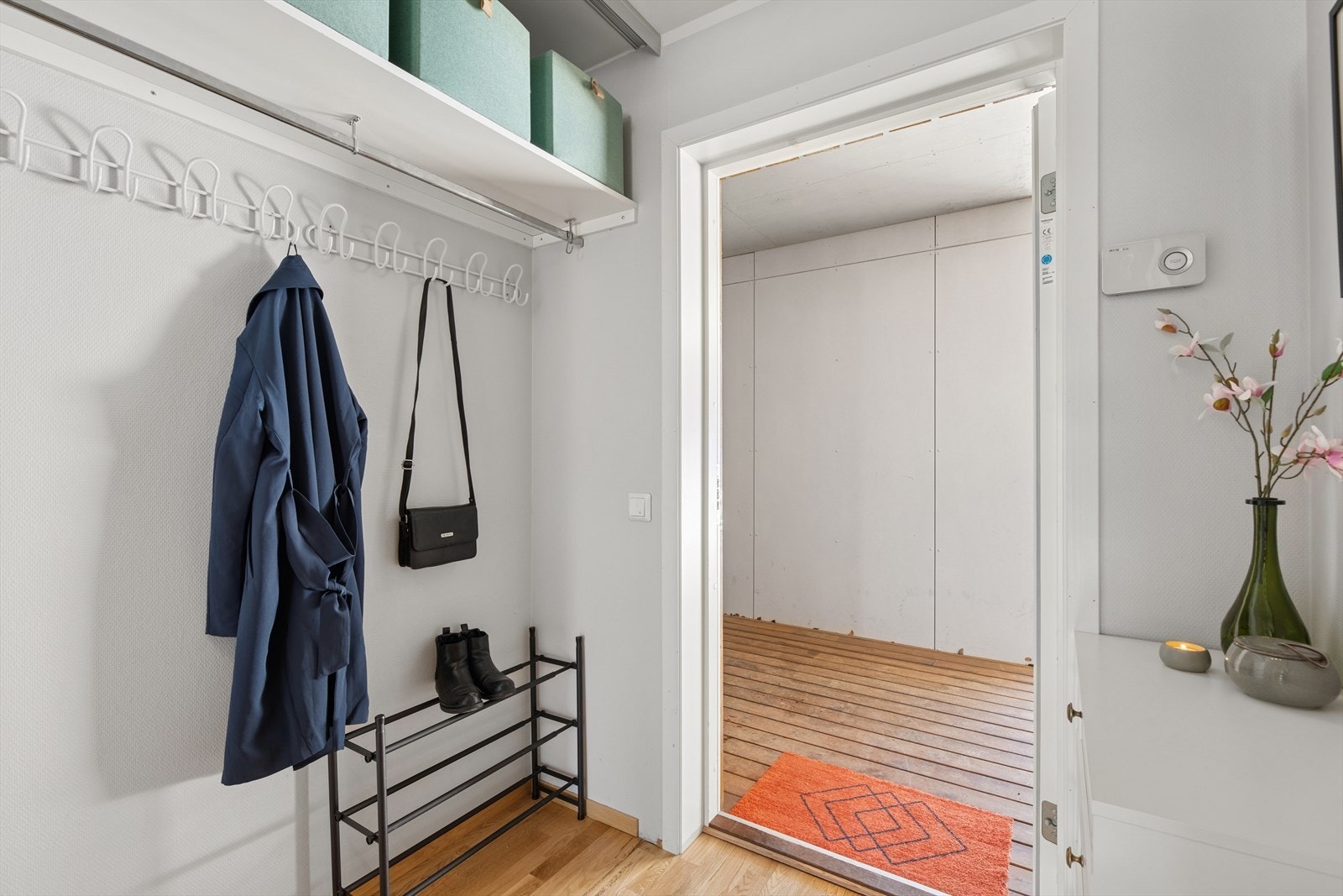 Her er det god plass til oppbevaring og mulighet for skyvedørsgarderobe. Galleribilde