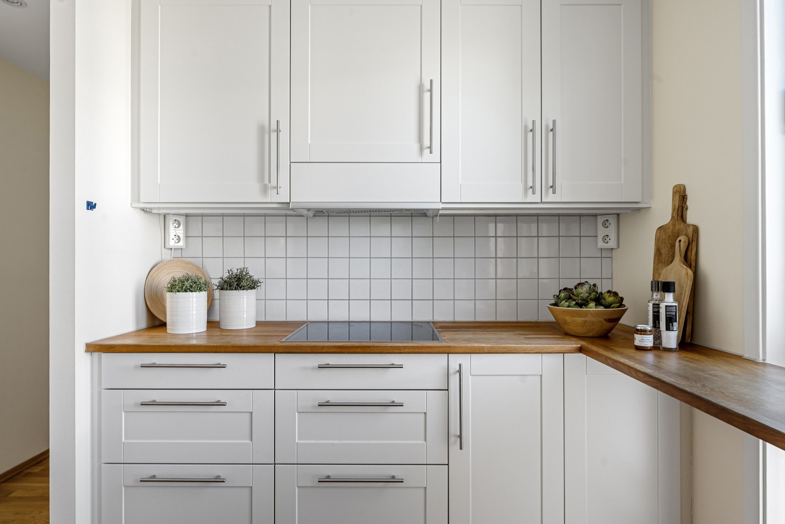 Ventilator over platetoppen med avtrekk via balansert ventilasjon Galleribilde