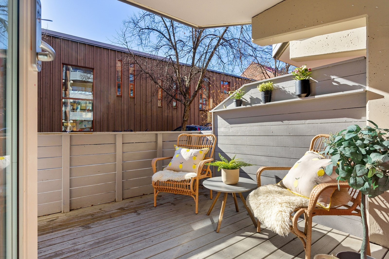 Markterrassen er sydvendt og har gode solforhold. Galleribilde