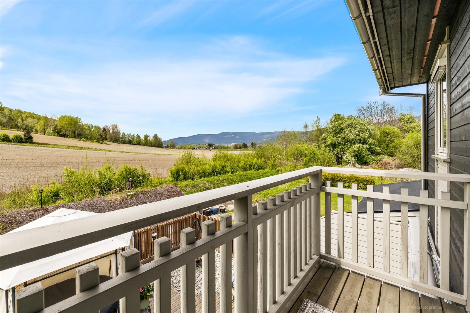 Hovedsoverommet har utgang til balkong på 2,5 m². Galleribilde