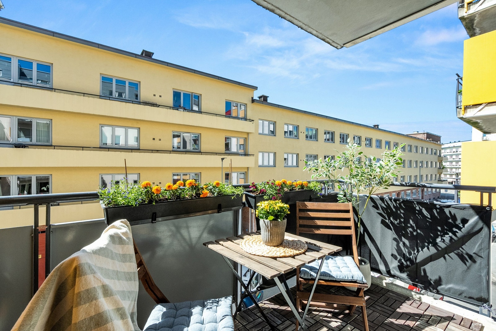 Velkommen til Frederik Glads gate 1 - En lys og innbydende leilighet med god romfølelse og praktisk planløsning, presentert av Marius Dyngeland Iversen. Galleribilde