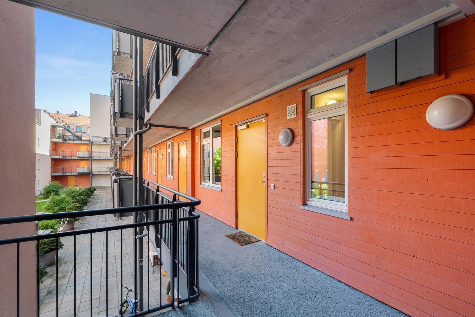 Enkel adkomst med heis i bygget. Galleribilde