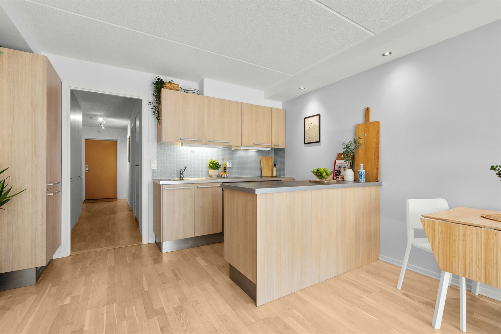 Lave fellesutgifter med både varmtvann og internett (fibernett) inkludert i felleskostnadene. Galleribilde