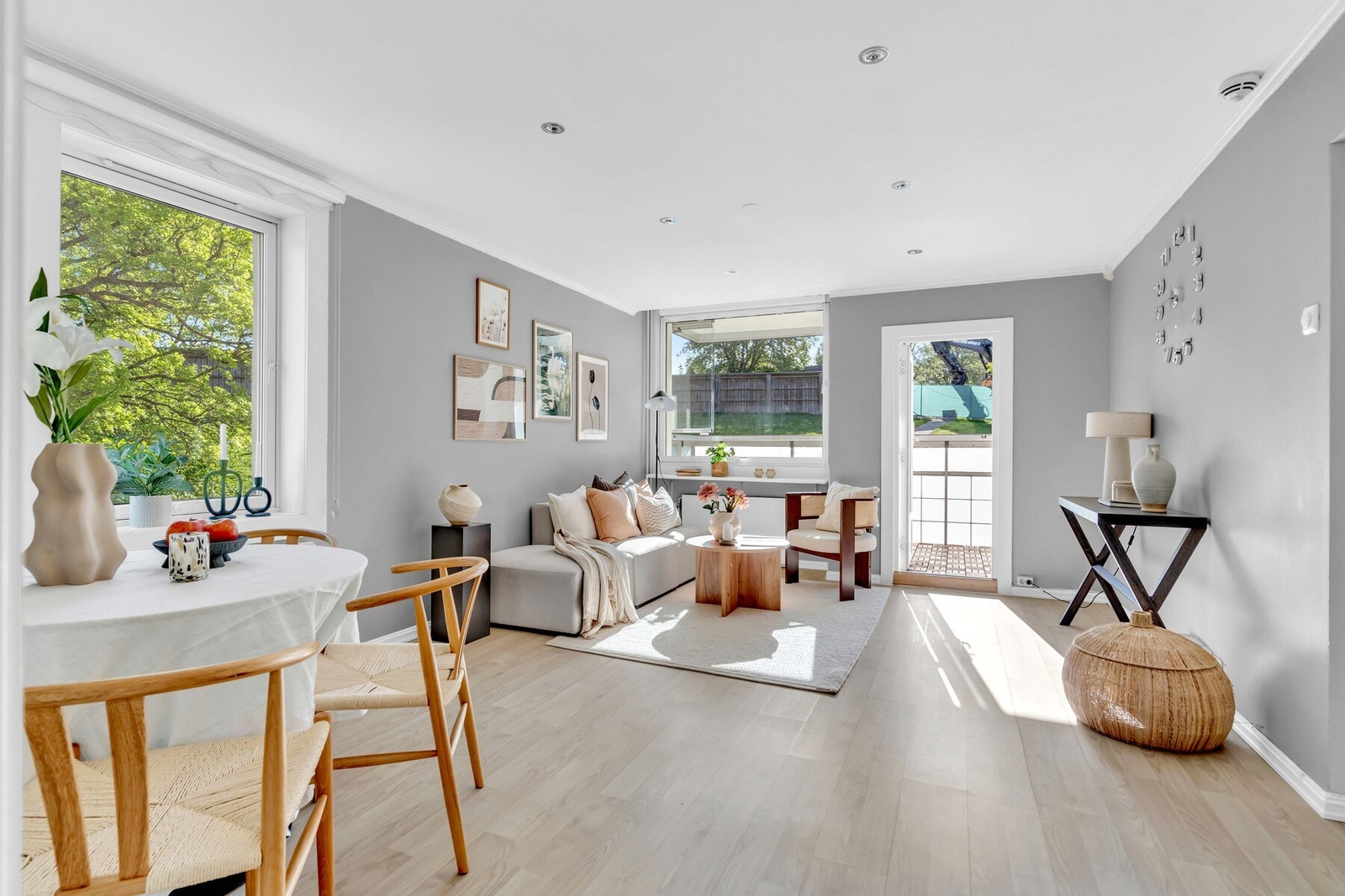 Magnus Grasmo og Christian Halvorsen v/EIE eiendomsmegling har gleden av å presentere Refstadsvingen 23! Galleribilde