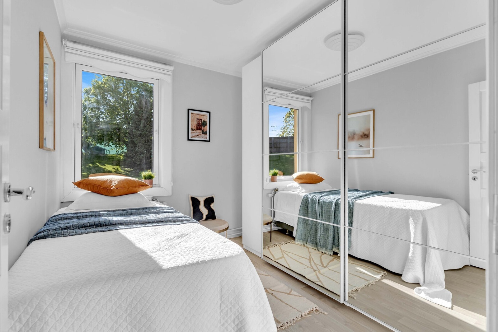 Rommene er perfekt som barnerom, garderobe, gjesterom og/eller kontor - alt etter ønske og behov. Galleribilde