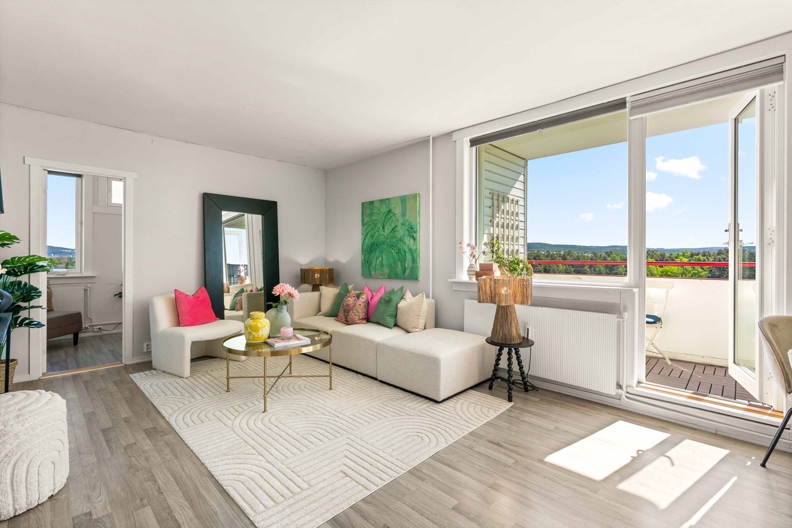 Stian Aaberg v/ DNB Eiendom presenterer Rugveien 40! Galleribilde