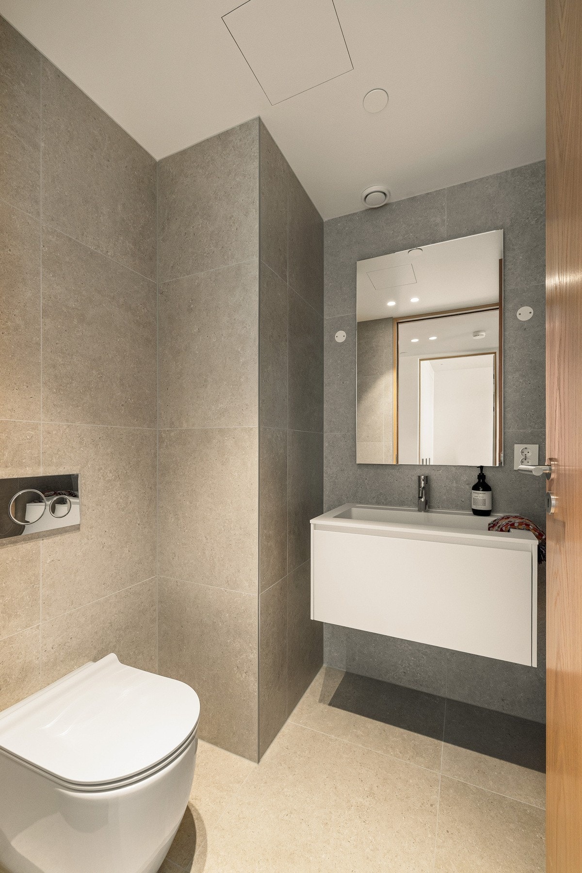 Separat wc i tilknytning til gangen. Galleribilde