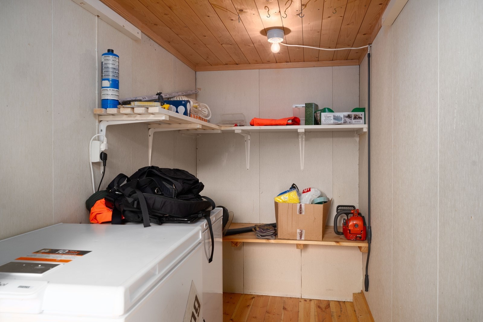 For øvrig er det lagerrom i kjelleren. Galleribilde
