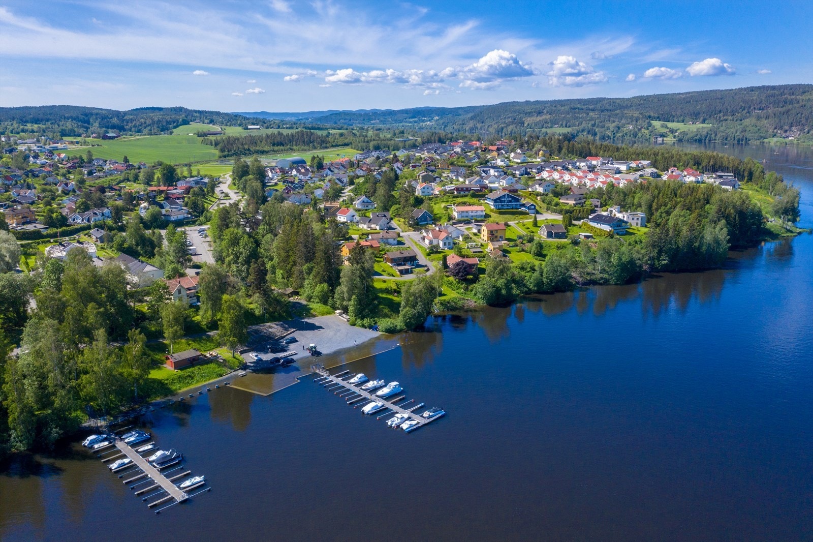 Sørumsand Båthavn - flotte naturomgivelser Galleribilde