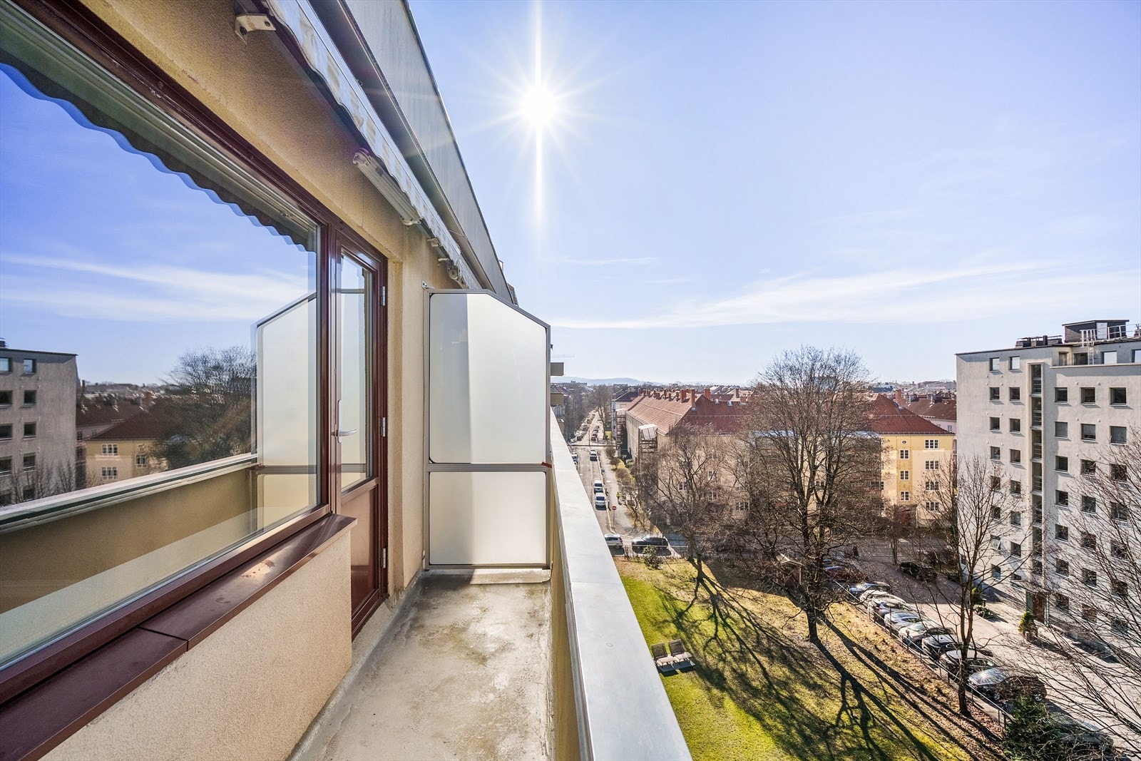 Sørvestvendt balkong mot med fint utsyn Galleribilde