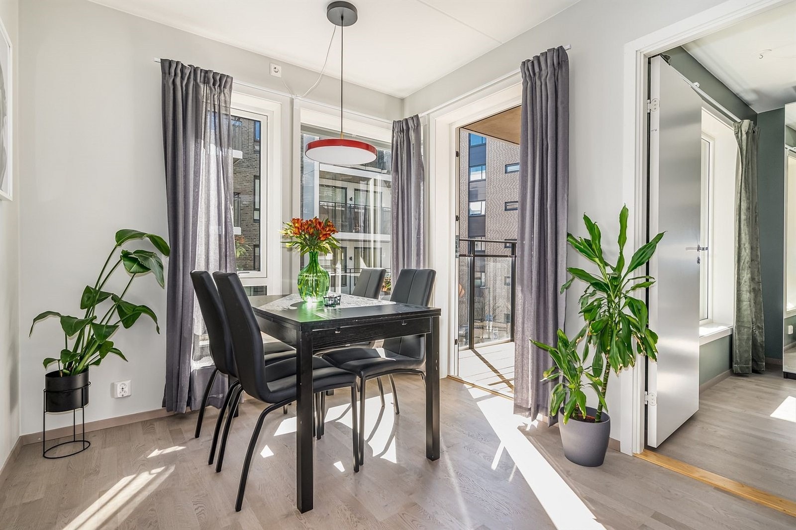 Plass til spisebord Galleribilde