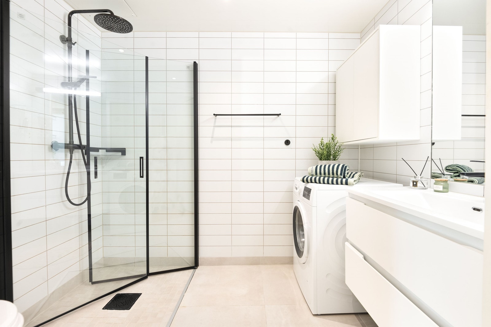 Pent flislagt bad. Galleribilde