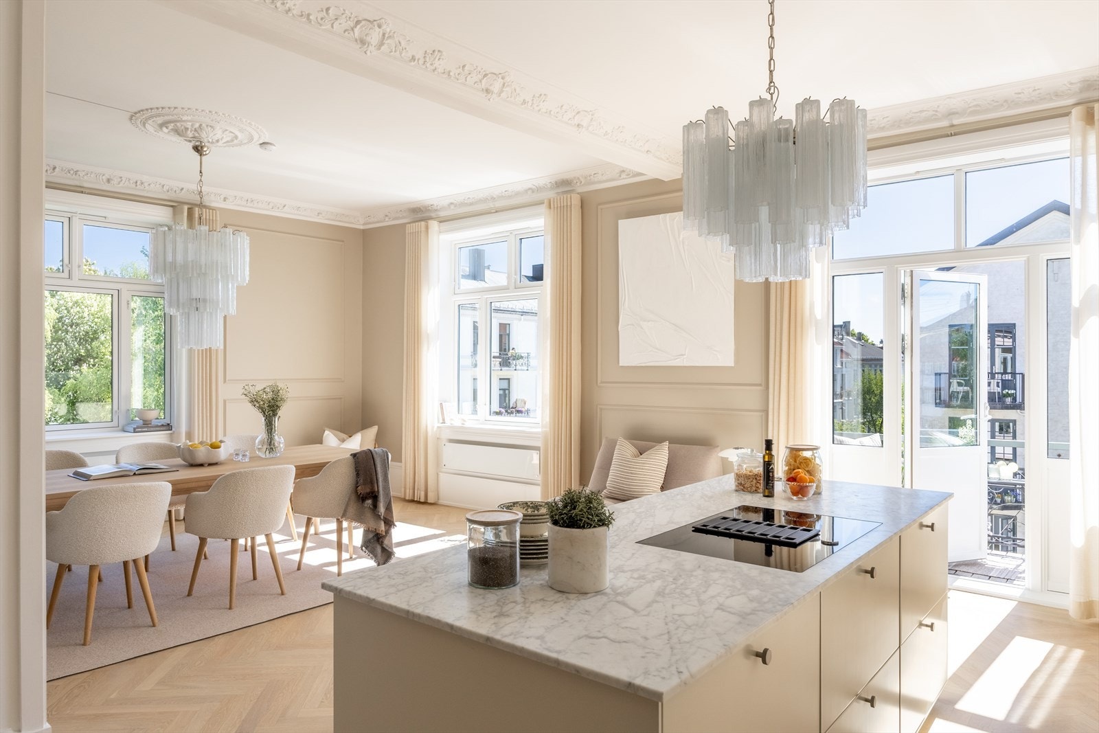 Lys, lekker hjørneleilighet med gjennomgående høy standard Galleribilde