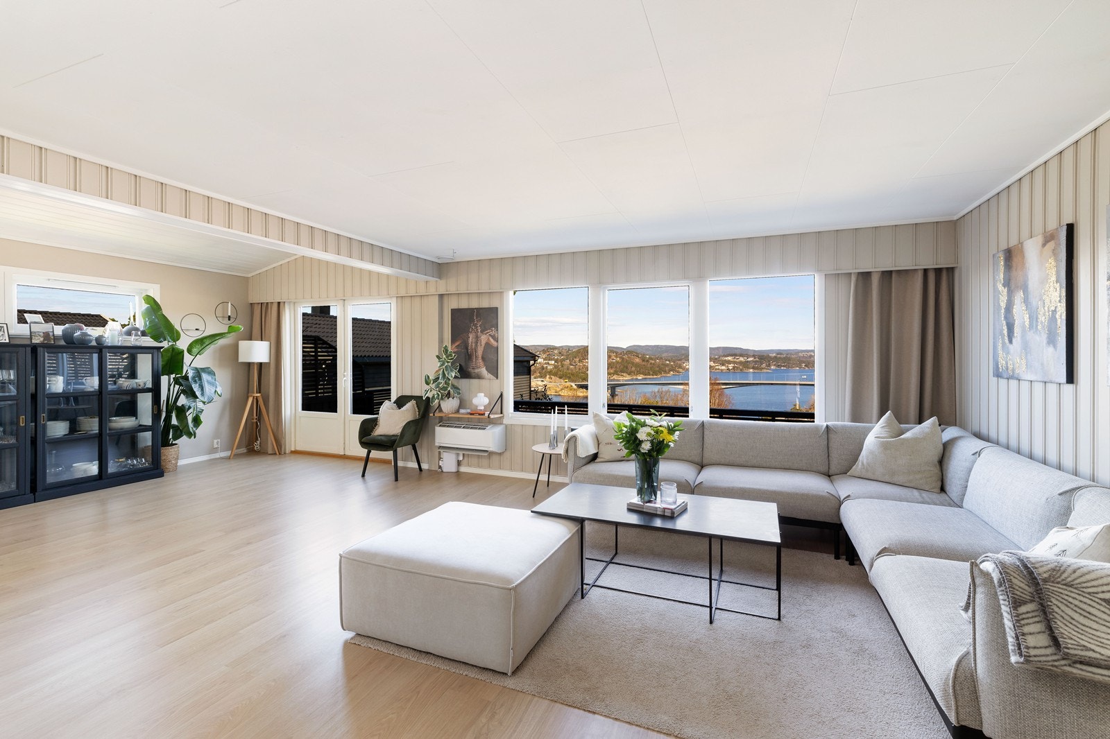 Eiendomsmegler Norge ved Kristian Lossius har gleden av å ønske deg velkommen til Vardåssløyfen 6! Galleribilde