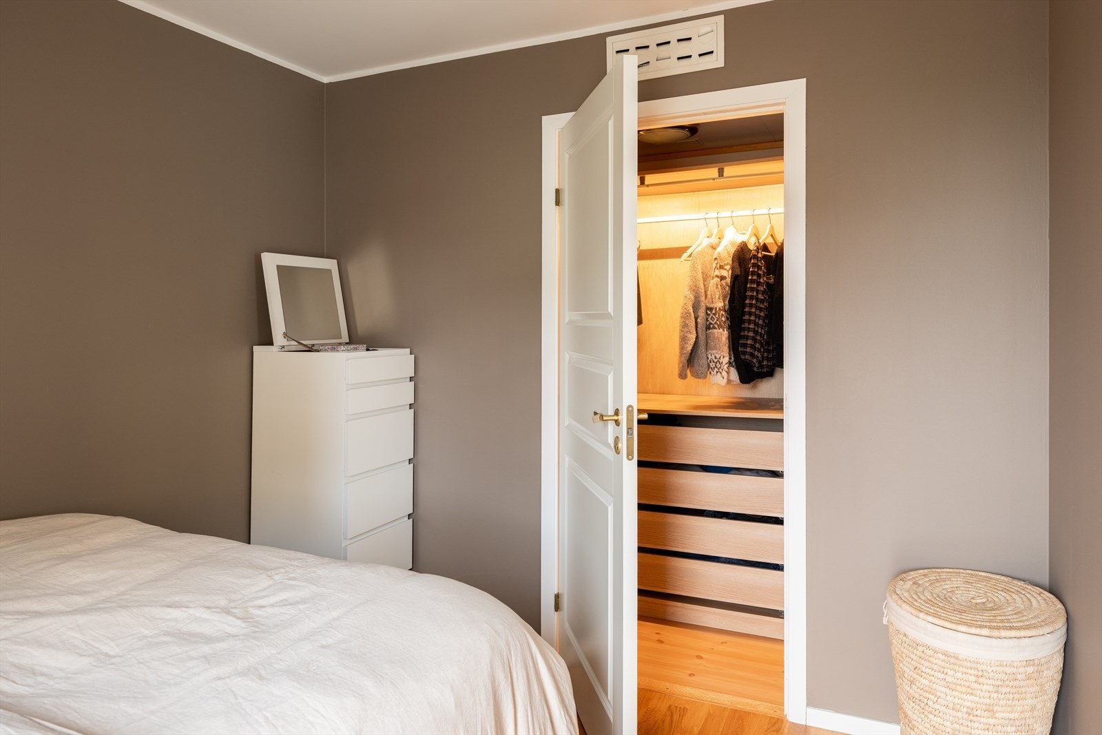 Her får du walk-in closet. Galleribilde