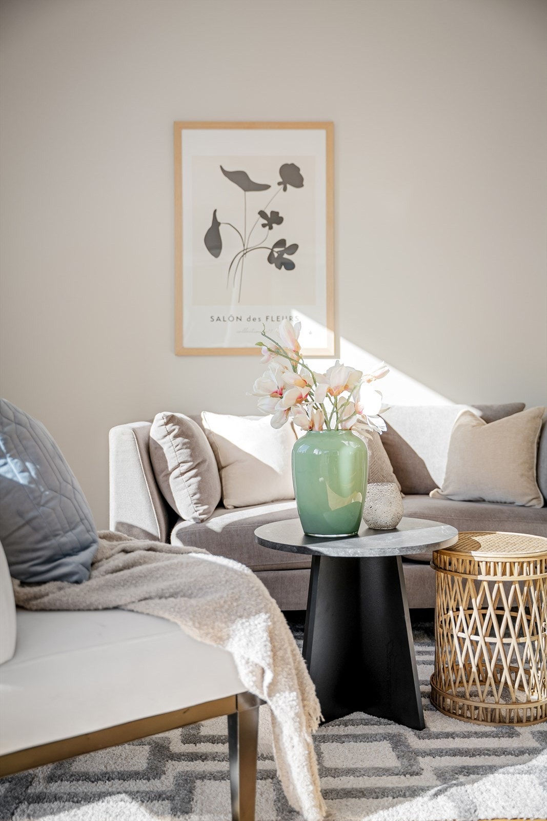 Boligen har en fleksibel planløsning med mange muligheter når det gjelder innredning i stuen. Galleribilde