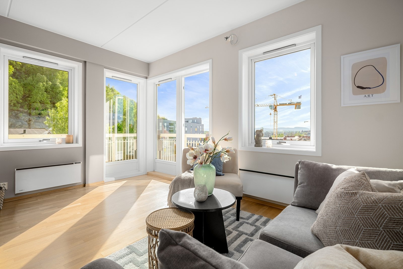 Hjørneløsningen skapet et unikt uttrykk i stuen. Galleribilde