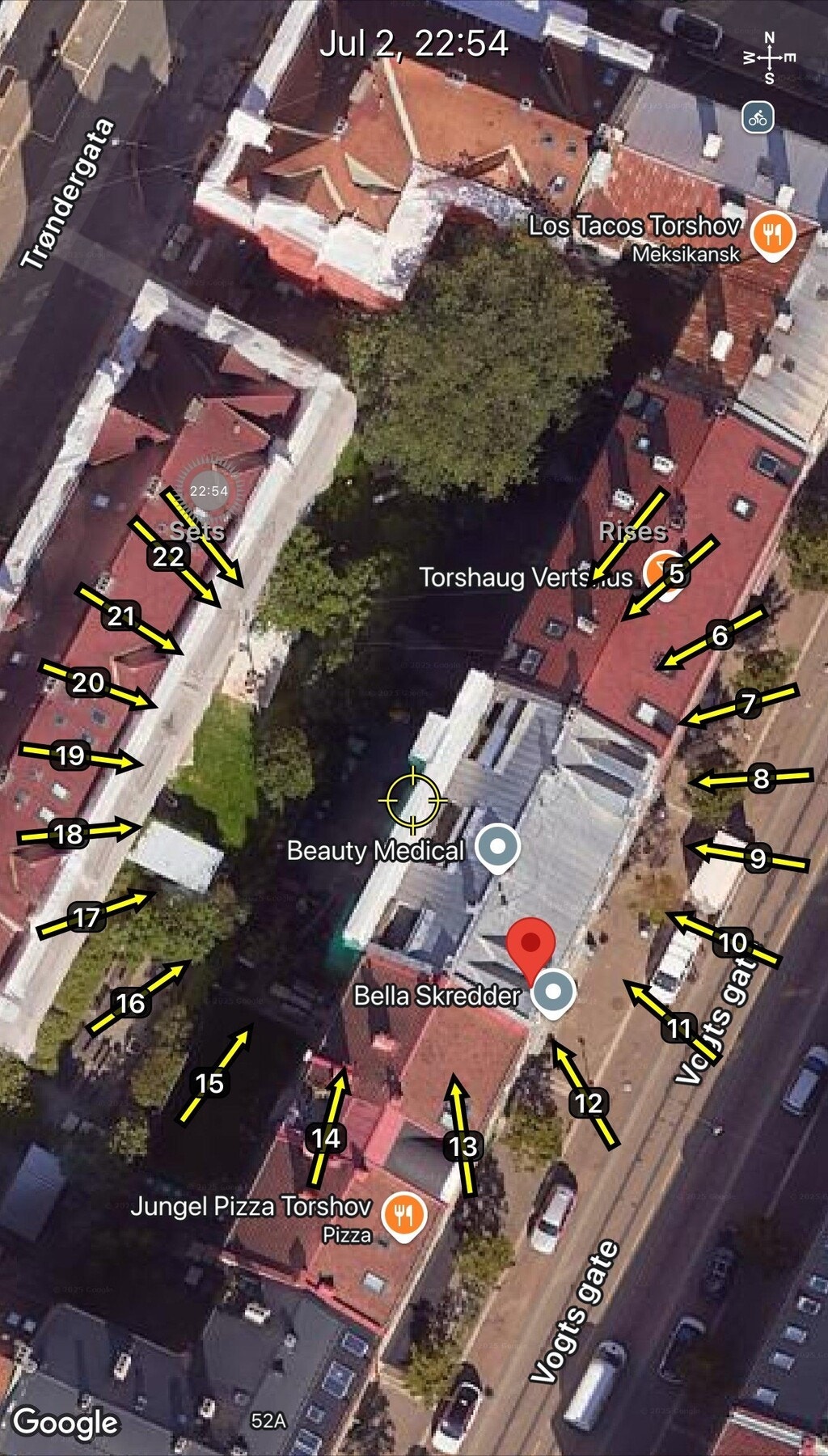Solkart som viser solens bane på sommerstid. Det er sol fra ca. 12 til 22 på midtsommers. Galleribilde