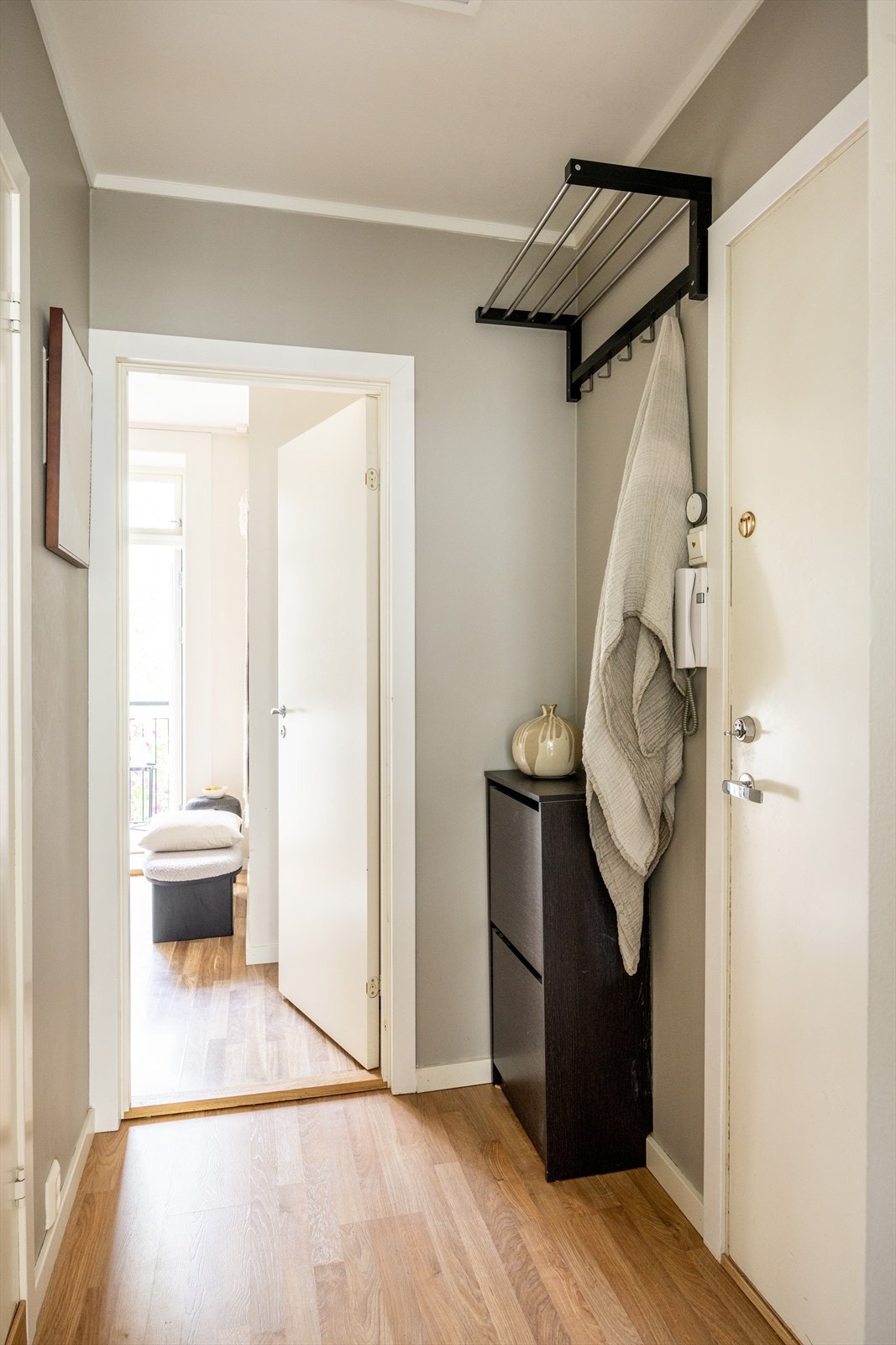 - Plass til sko og yttertøy - Galleribilde