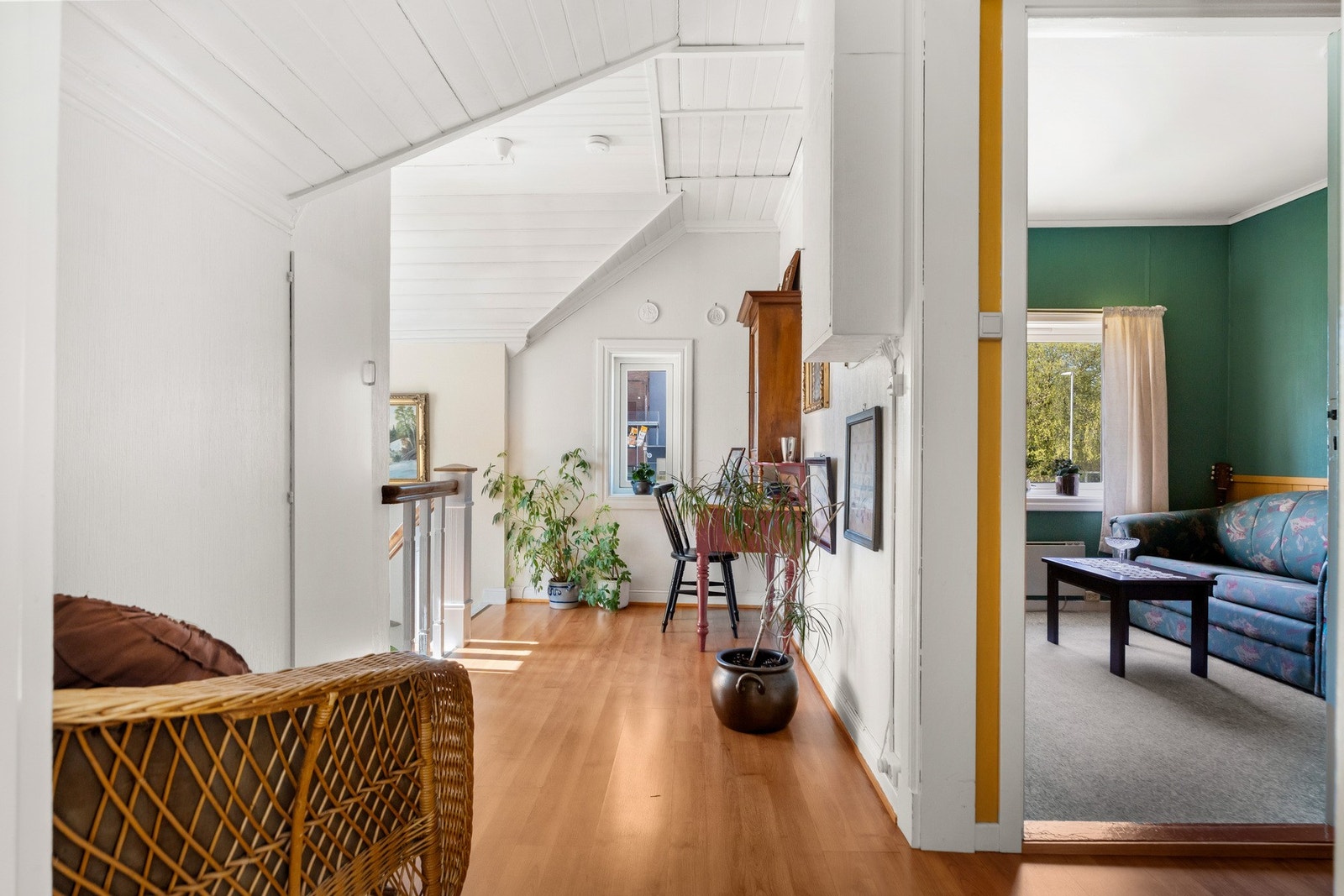 Det er lyse farger gjennomgående i boligen Galleribilde