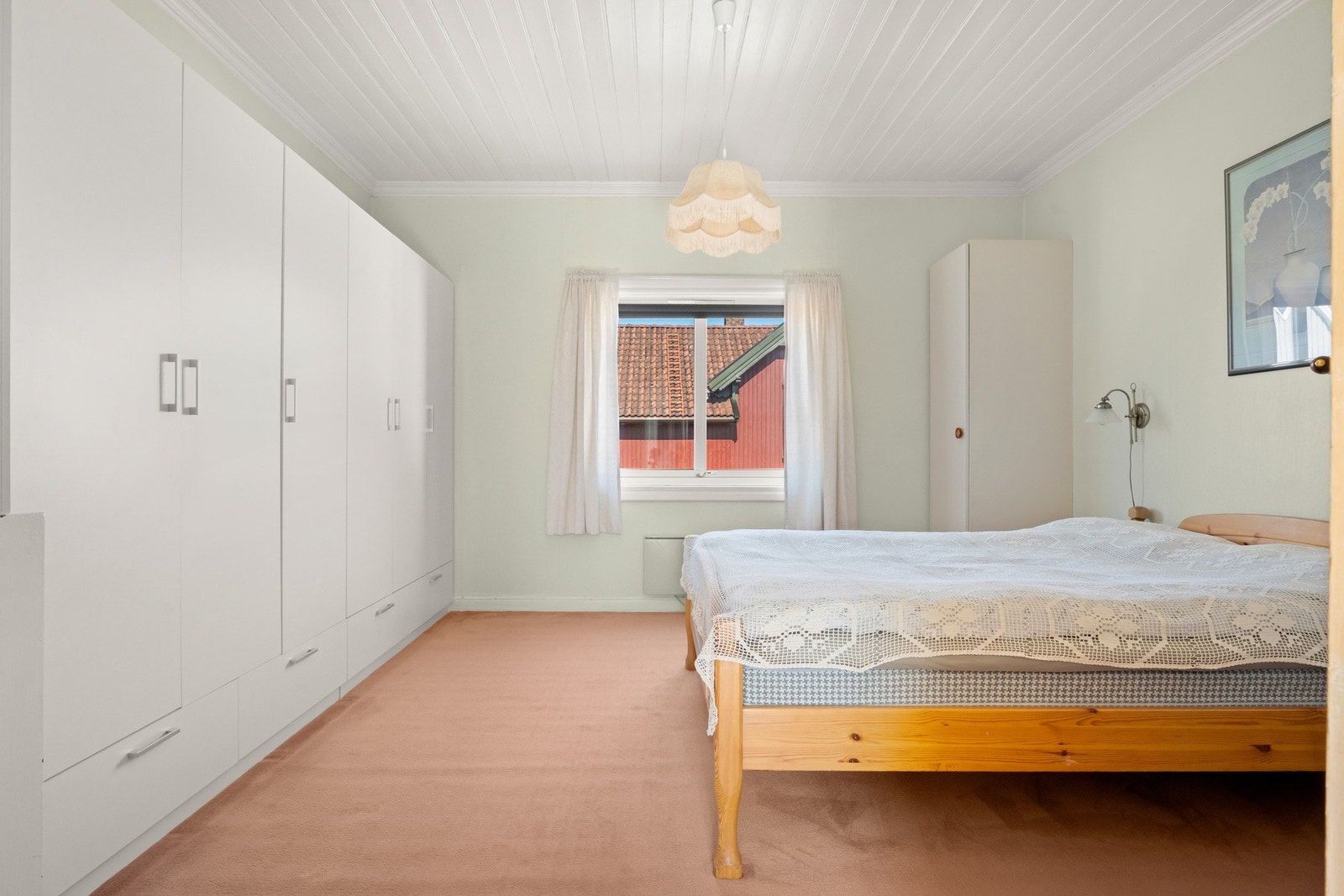 Her er det plass til stort garderobeskap. Galleribilde