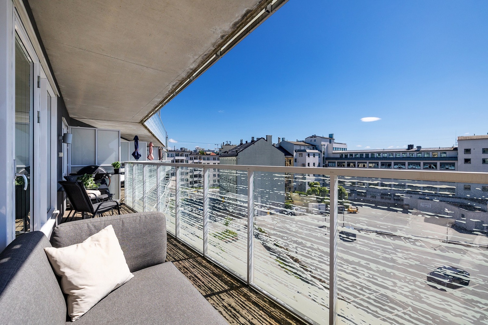 Herlig uteplass med flott utsyn. Galleribilde