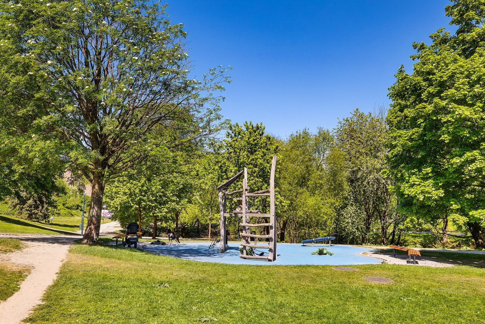 Fantastiske tur- og sykkelmuligheter rett i nabolaget Galleribilde