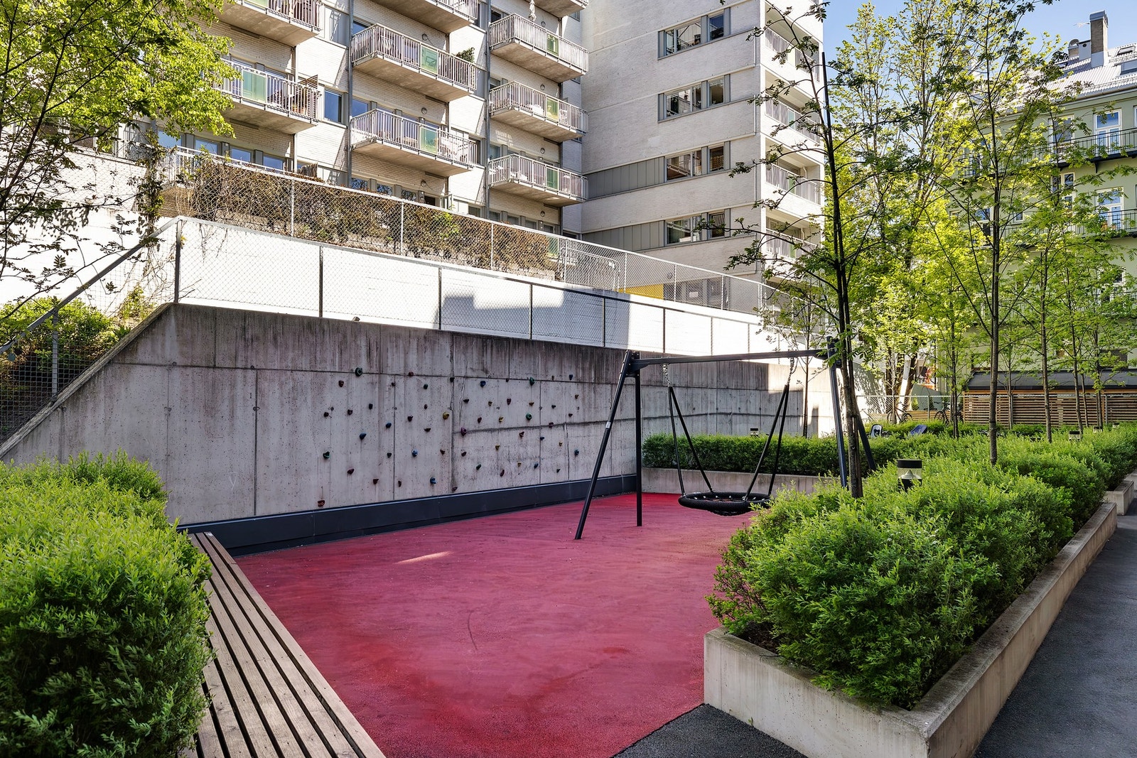 Fellesarealene er parkmessig opparbeidet og gir høy trivsesfaktor! Galleribilde