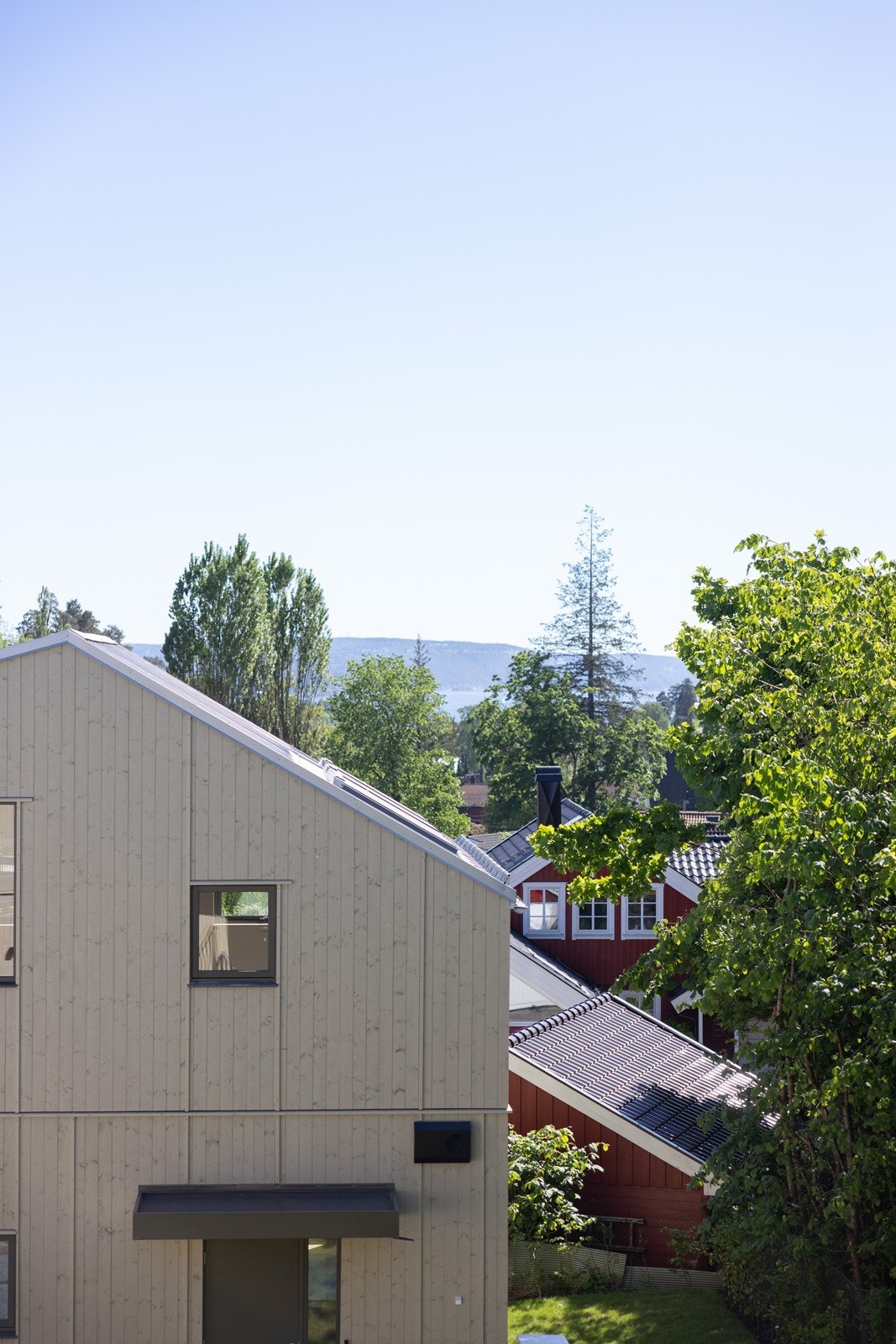 Utsikt mot fjorden fra 2. etg. Galleribilde