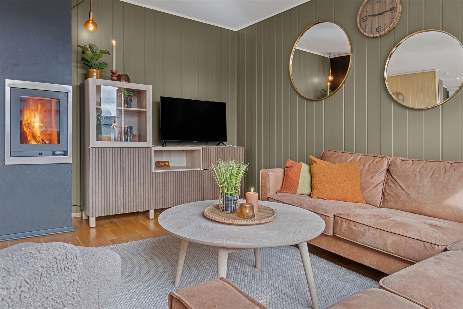 Peisinnsats på stuen. Galleribilde