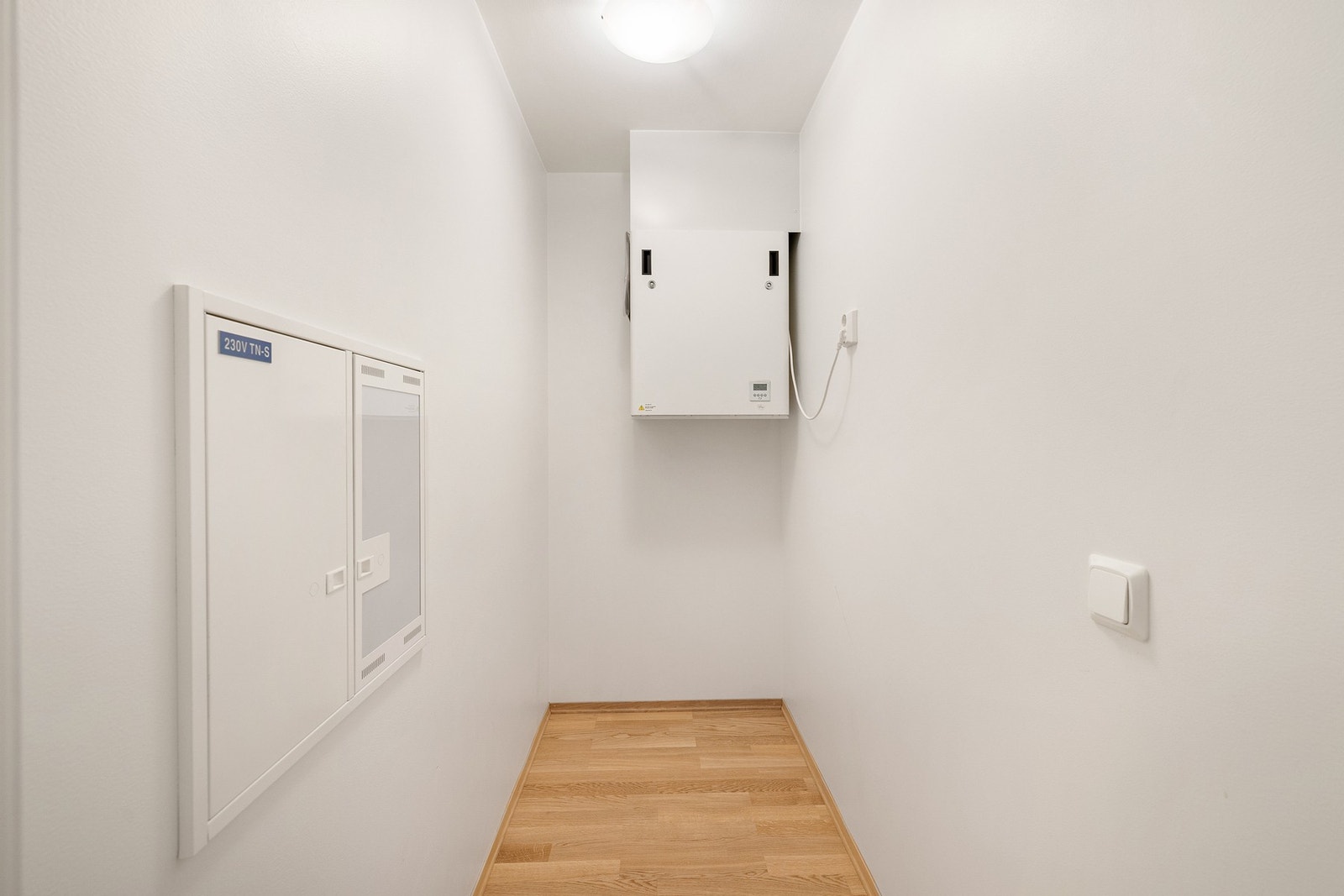 Det er bod/teknisk rom i leiligeten, som er praktisk for å oppbevare sesongbaserte klær og rengjøringsutstyr. Galleribilde