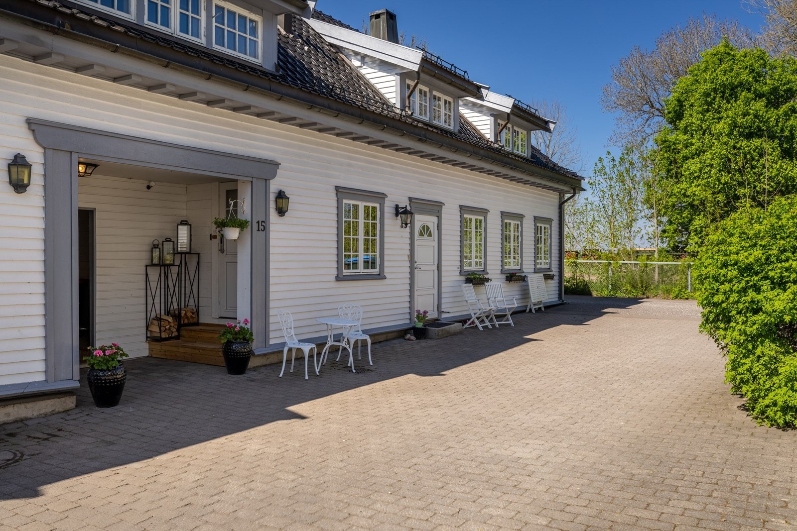 Nordvik v/Caroline Wivestad har gleden av å ønske velkommen til Aasgaarden 15! Galleribilde