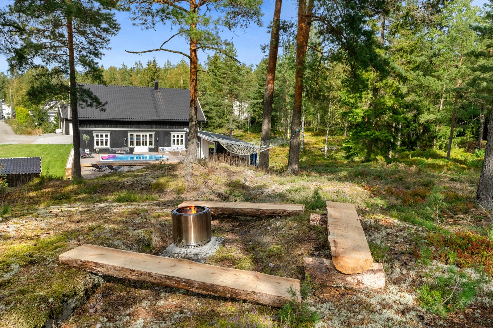 Eiendommen har flere koselige uteplasser. Galleribilde