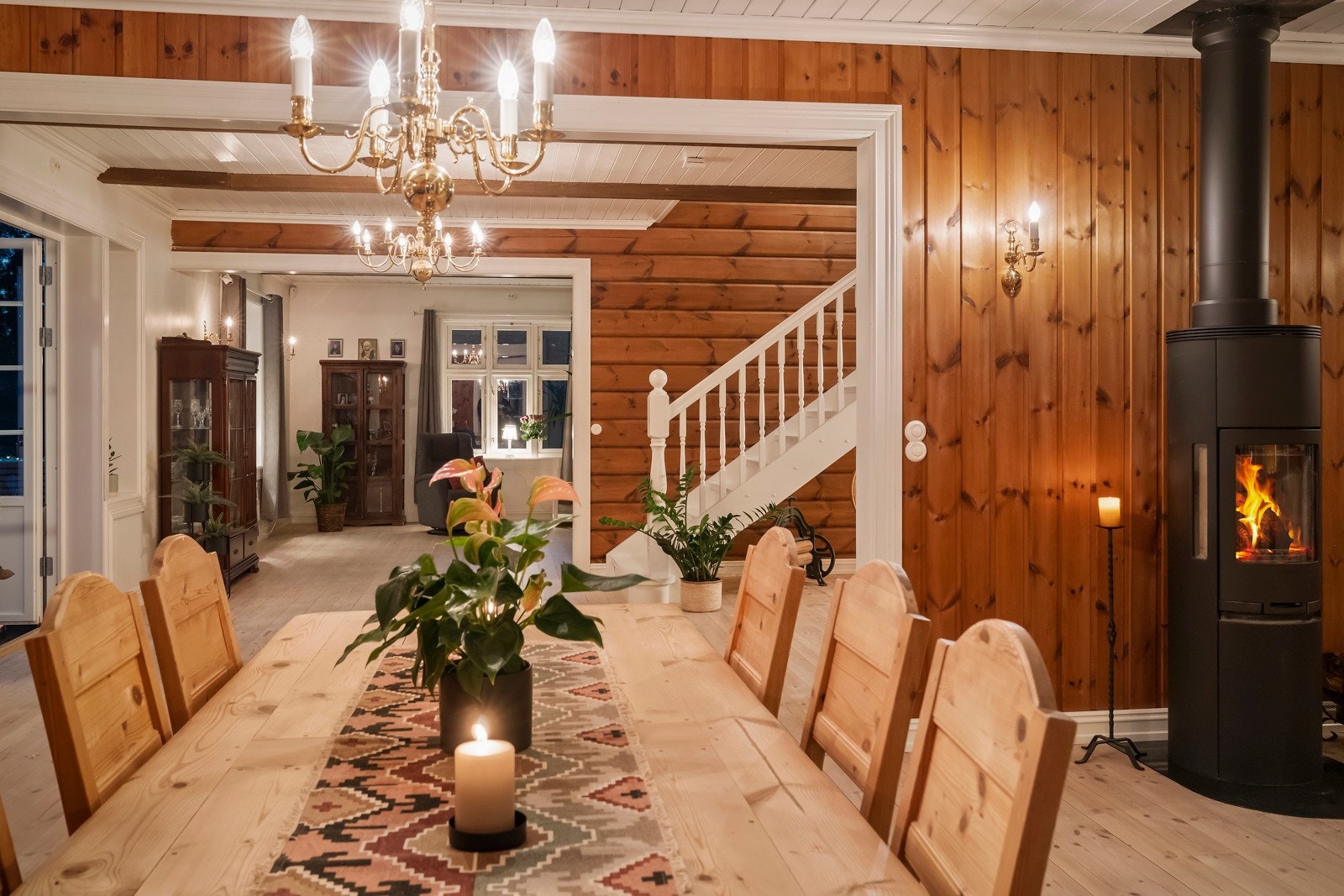 Flott Contura peisovn gir god varme i vinterhalvåret. Galleribilde