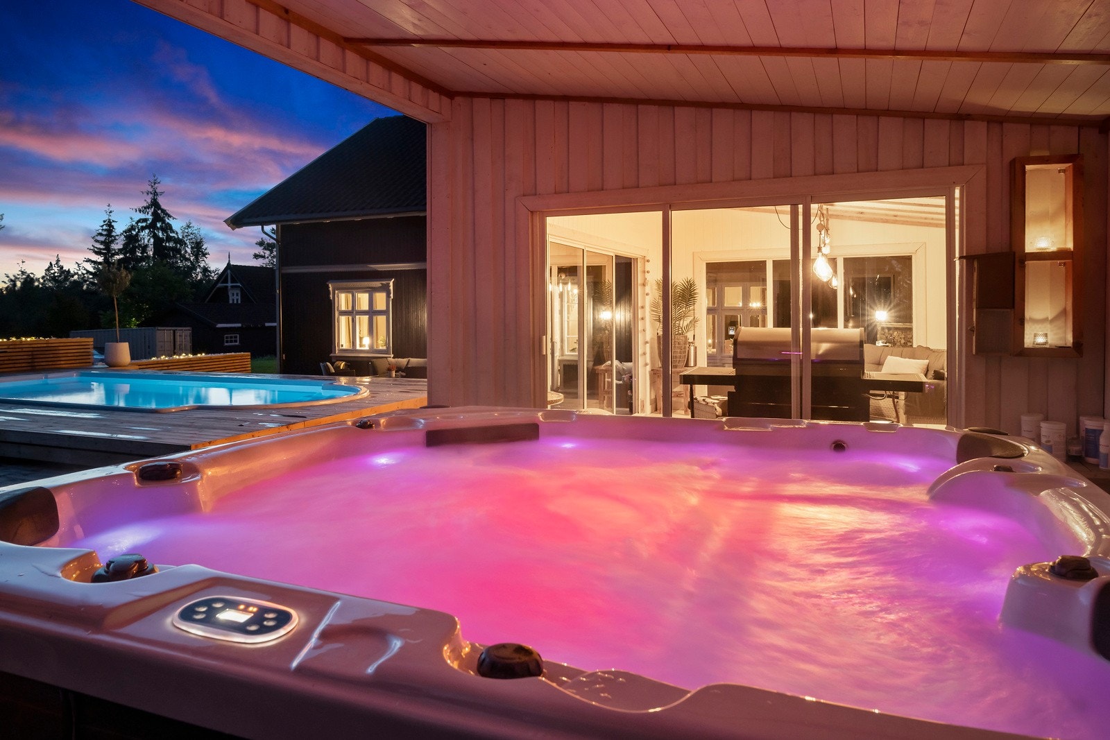 Overbygget jacuzzi. Galleribilde
