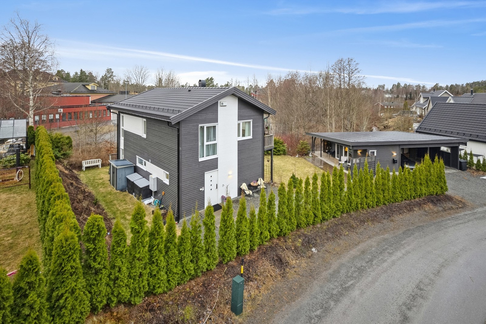 En flott familiebolig over to plan beliggende i meget barnevennlig og attraktivt boområde Galleribilde