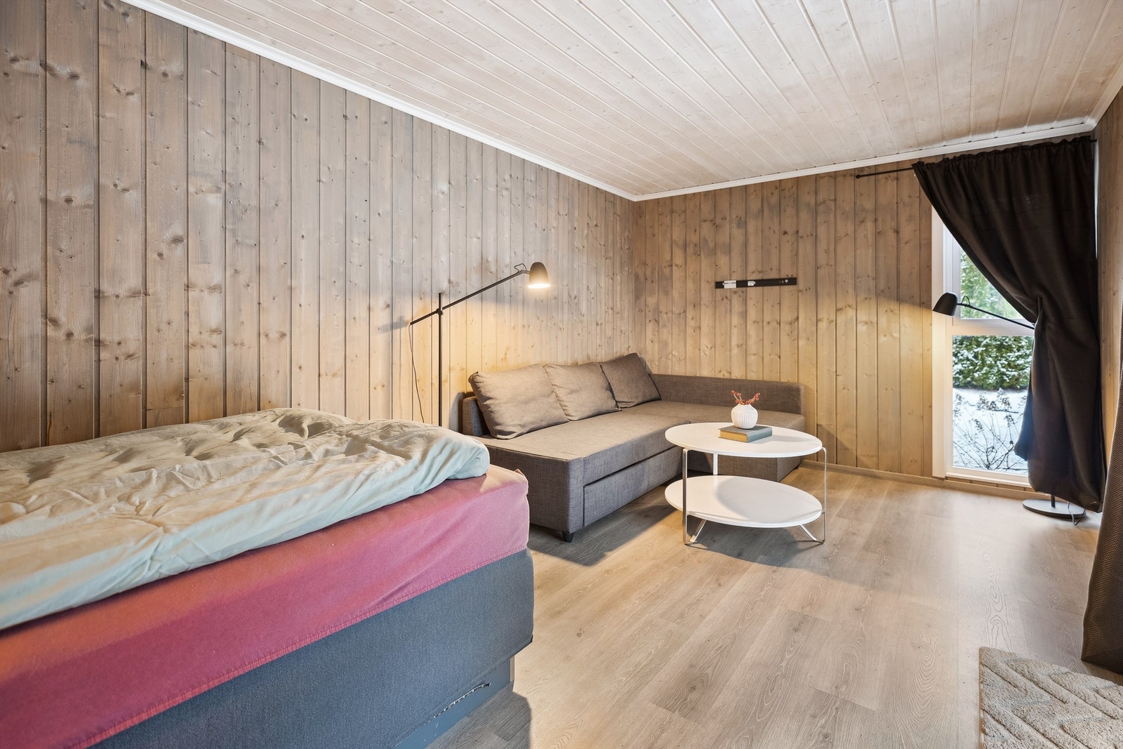 Annekset er et funksjonelt og fleksibelt rom med god plass til forskjellig møblering. Galleribilde