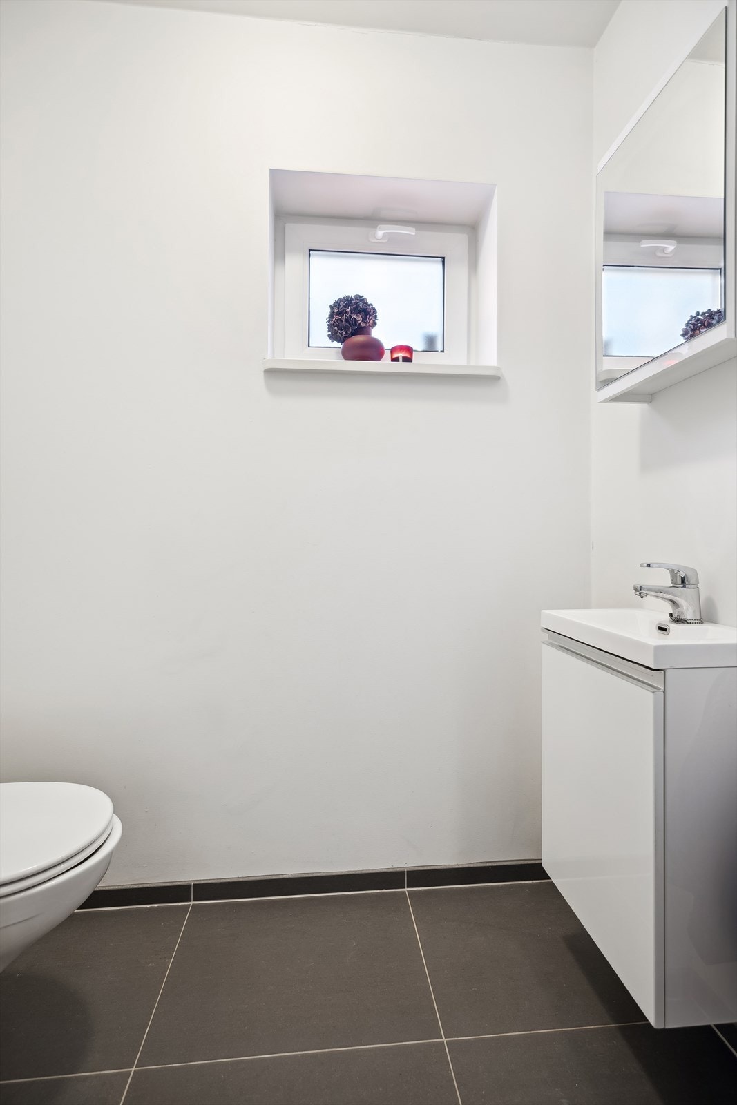 Wc-rom i forbindelse med entréen. Galleribilde