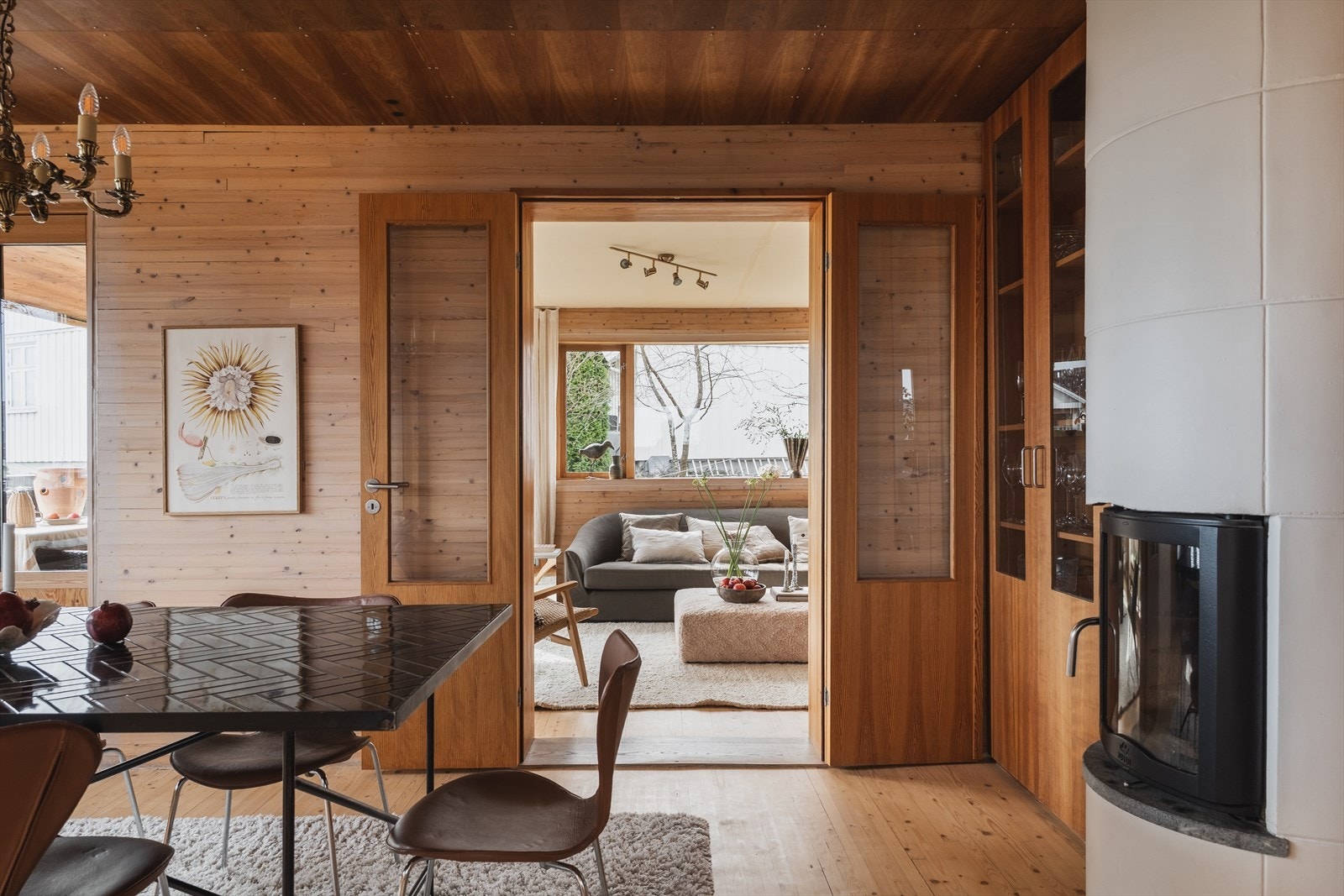 I 2023 ble gulvflatene slipt, oljet og vokset Galleribilde