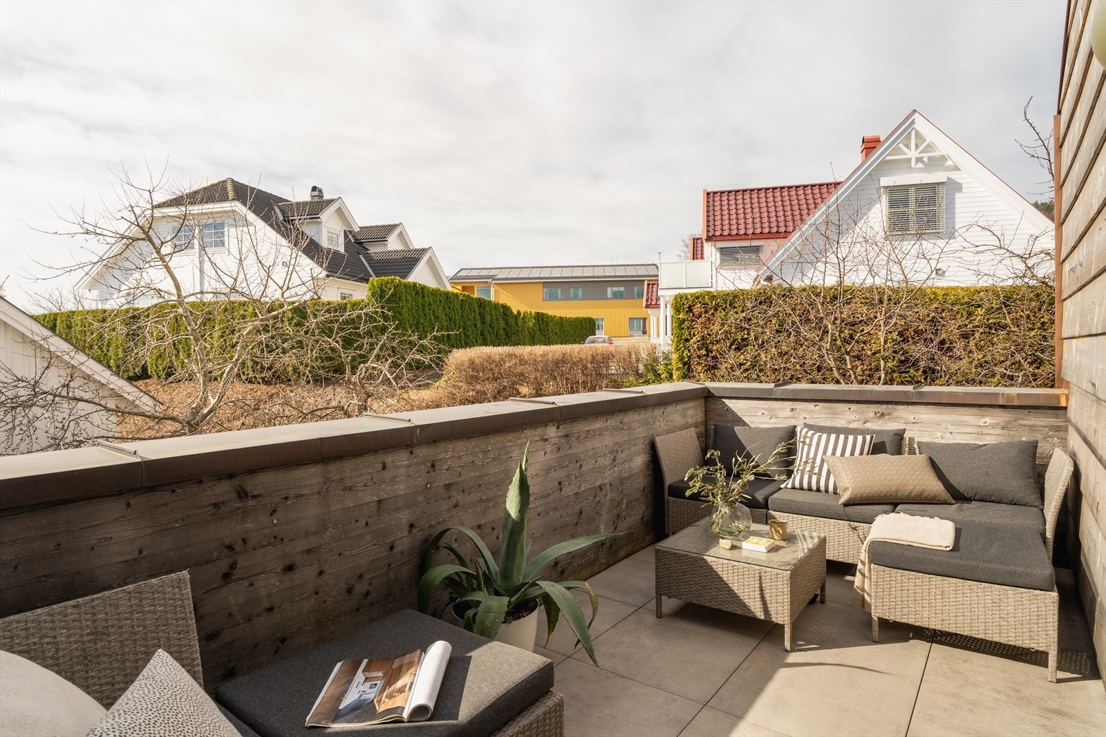 Solrik og skjermet terrasse i 2. etasje på 10 kvm Galleribilde