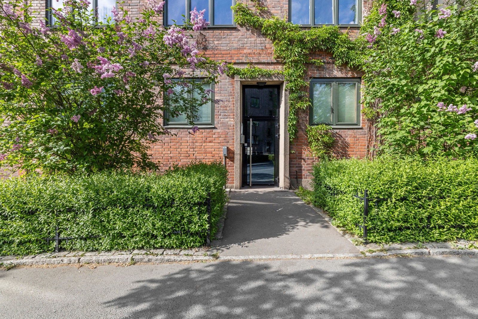 Inngang er via felles trappeoppgang Galleribilde