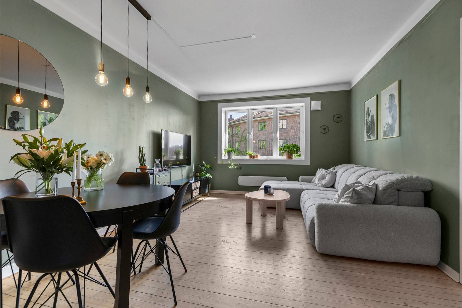 Her kan du enkelt plassere både sofa, spisebord og andre nødvendige møbler for en funksjonell hverdag Galleribilde