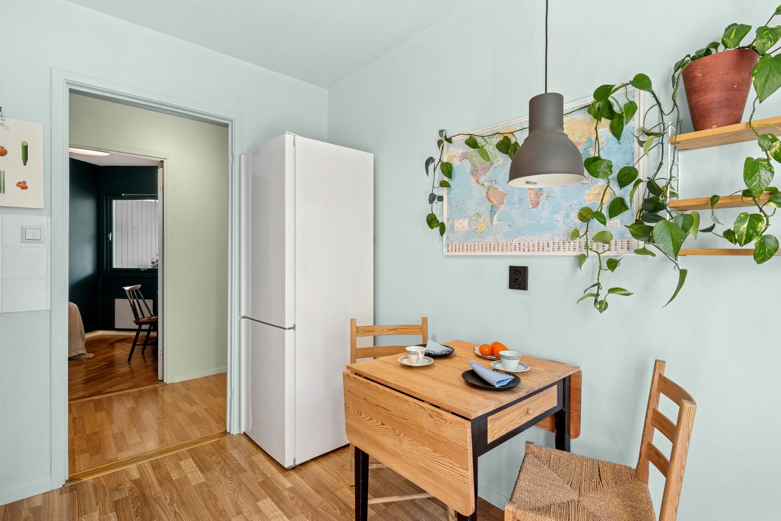 Kjøkken med spiseplass Galleribilde