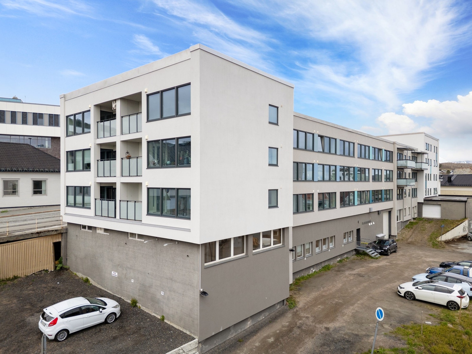 Leiligheten disponerer egen parkeringsplass på fellesområde Galleribilde