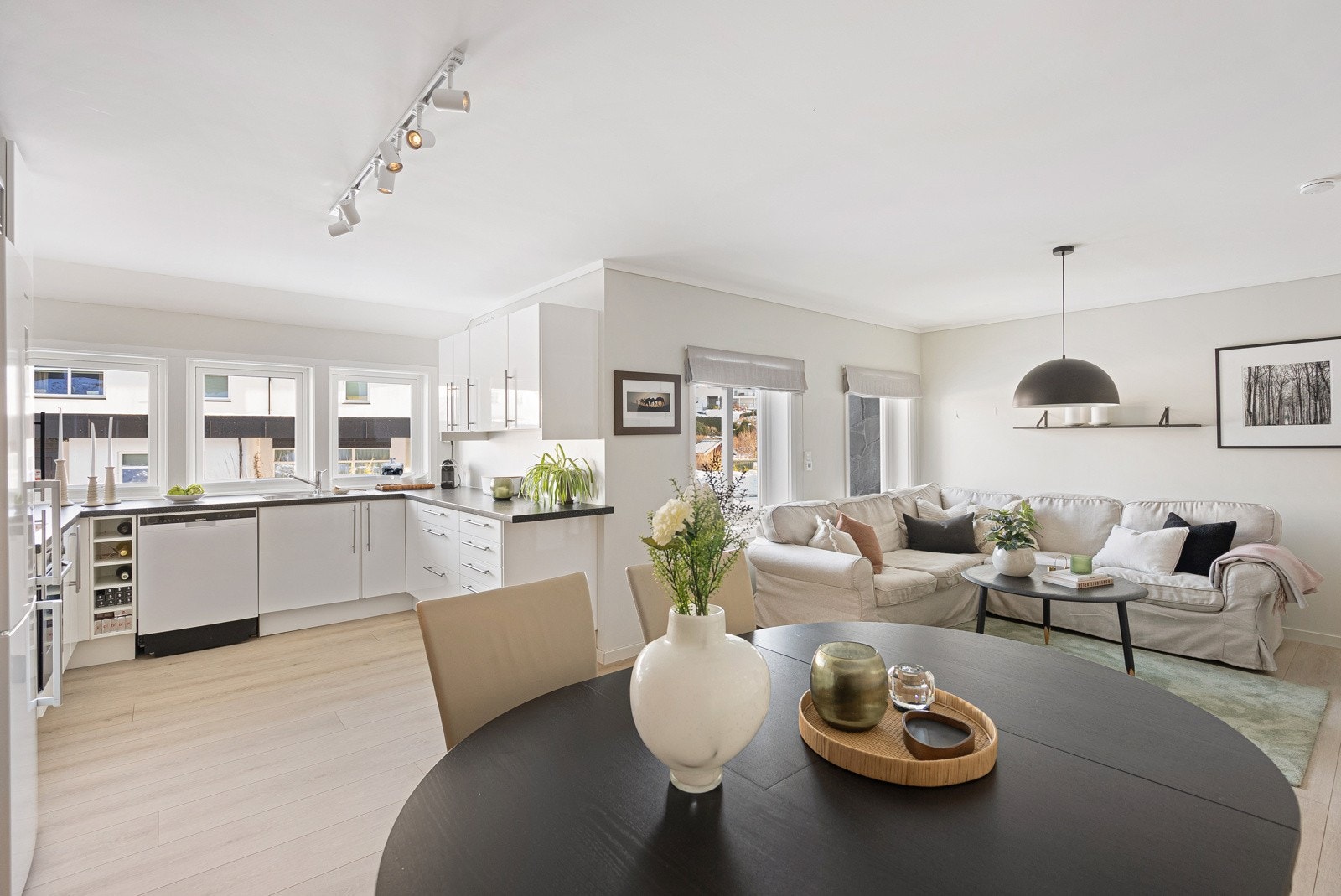 Plass til både spisestue og salong Galleribilde