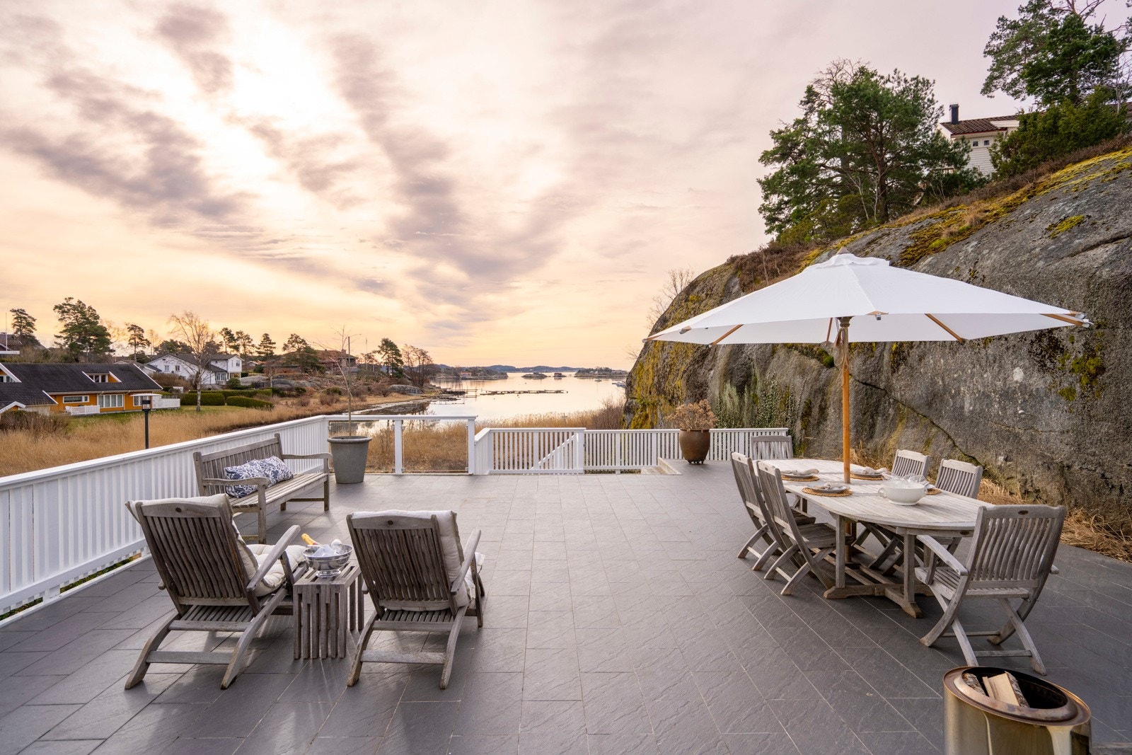 Trine Sanne og EIE eiendomsmegling ønsker velkommen til Lofterød! Galleribilde