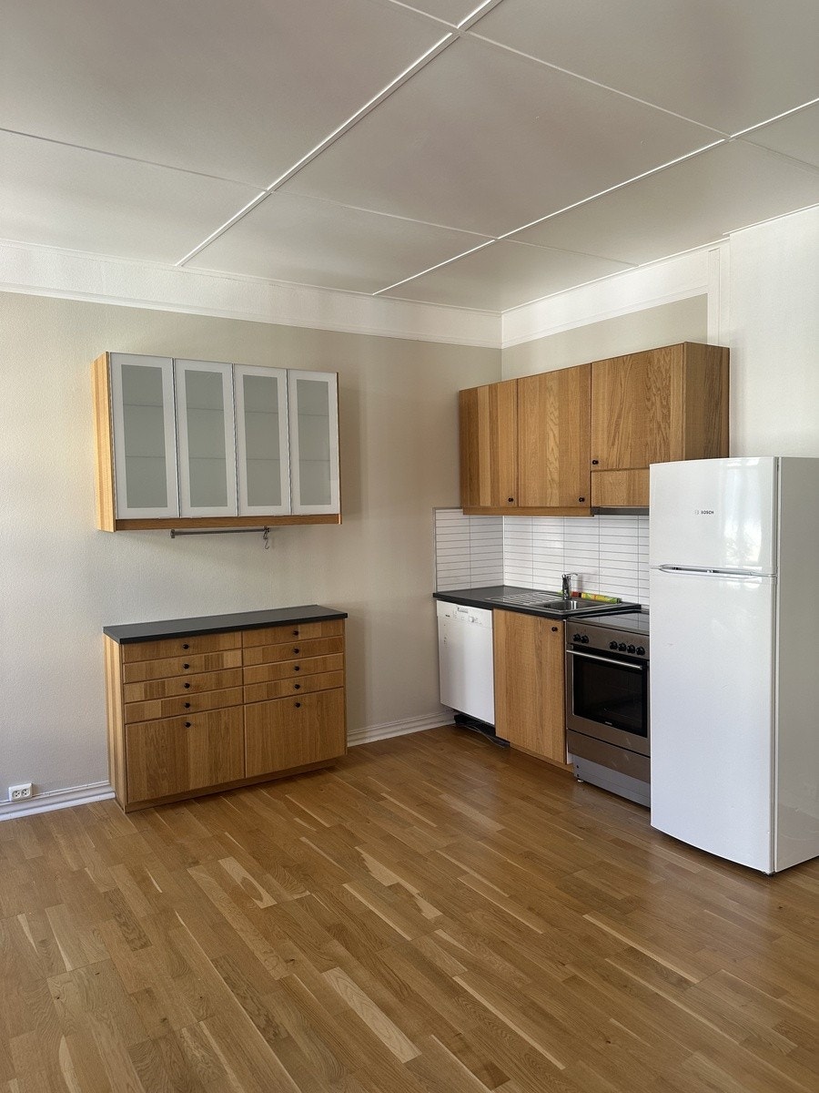 Kjøkken med hvitevarer Galleribilde