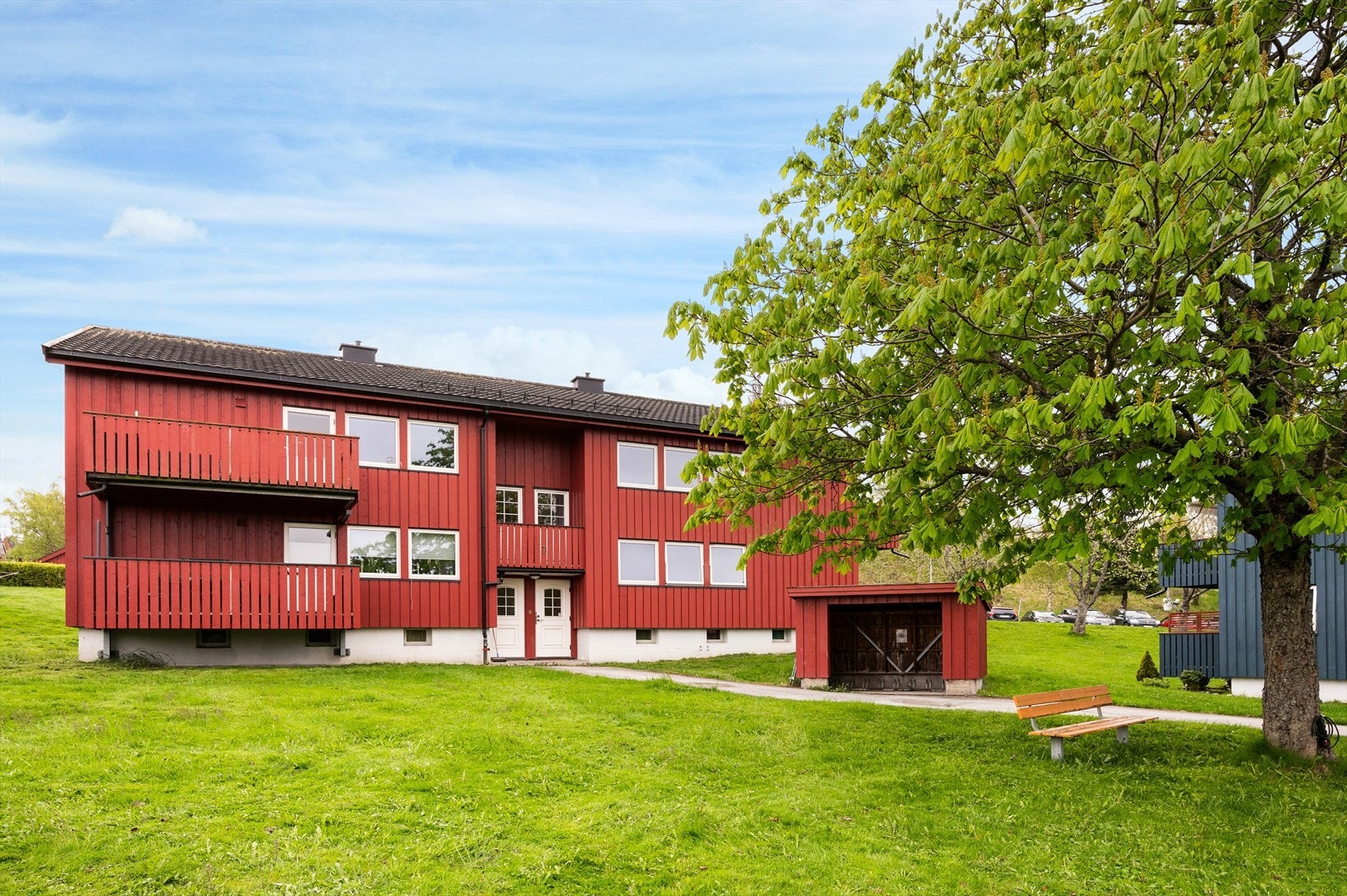 Pent opparbeidet uteareal i borettslaget. Galleribilde