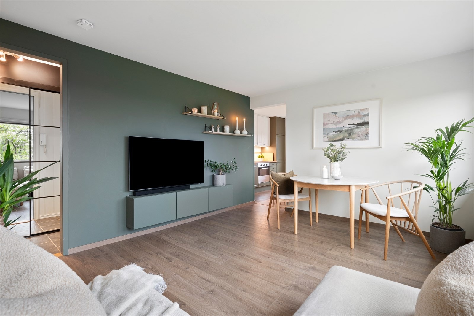 Leiligheten har en praktisk planløsning med adskilt stue/kjøkken løsning. Galleribilde