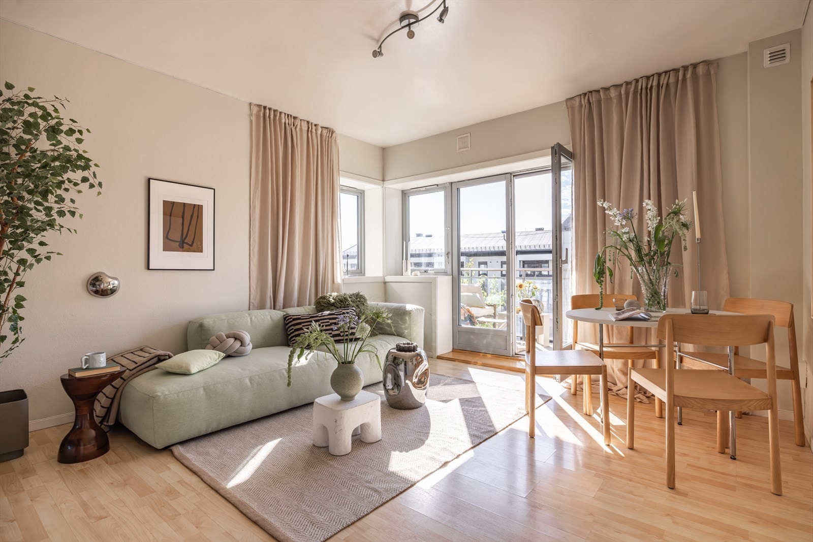 En utrolig hyggelig og lys 2-roms med vestvendt balkong beliggende sentralt på Torshov! Galleribilde